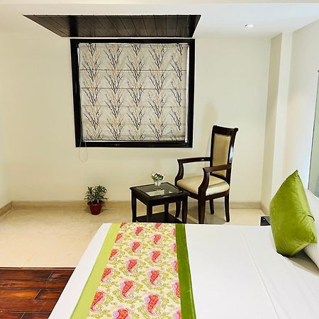 Hotel Aura Ip Grand Karkardooma Metro Station New Delhi Couple Friendly Екстериор снимка