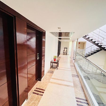 Hotel Aura Ip Grand Karkardooma Metro Station New Delhi Couple Friendly Екстериор снимка