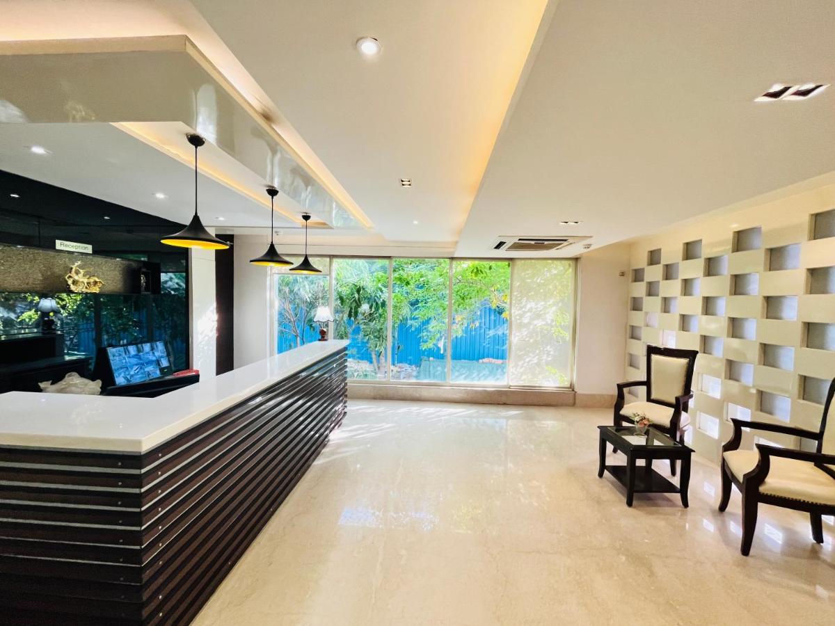 Hotel Aura Ip Grand Karkardooma Metro Station New Delhi Couple Friendly Екстериор снимка
