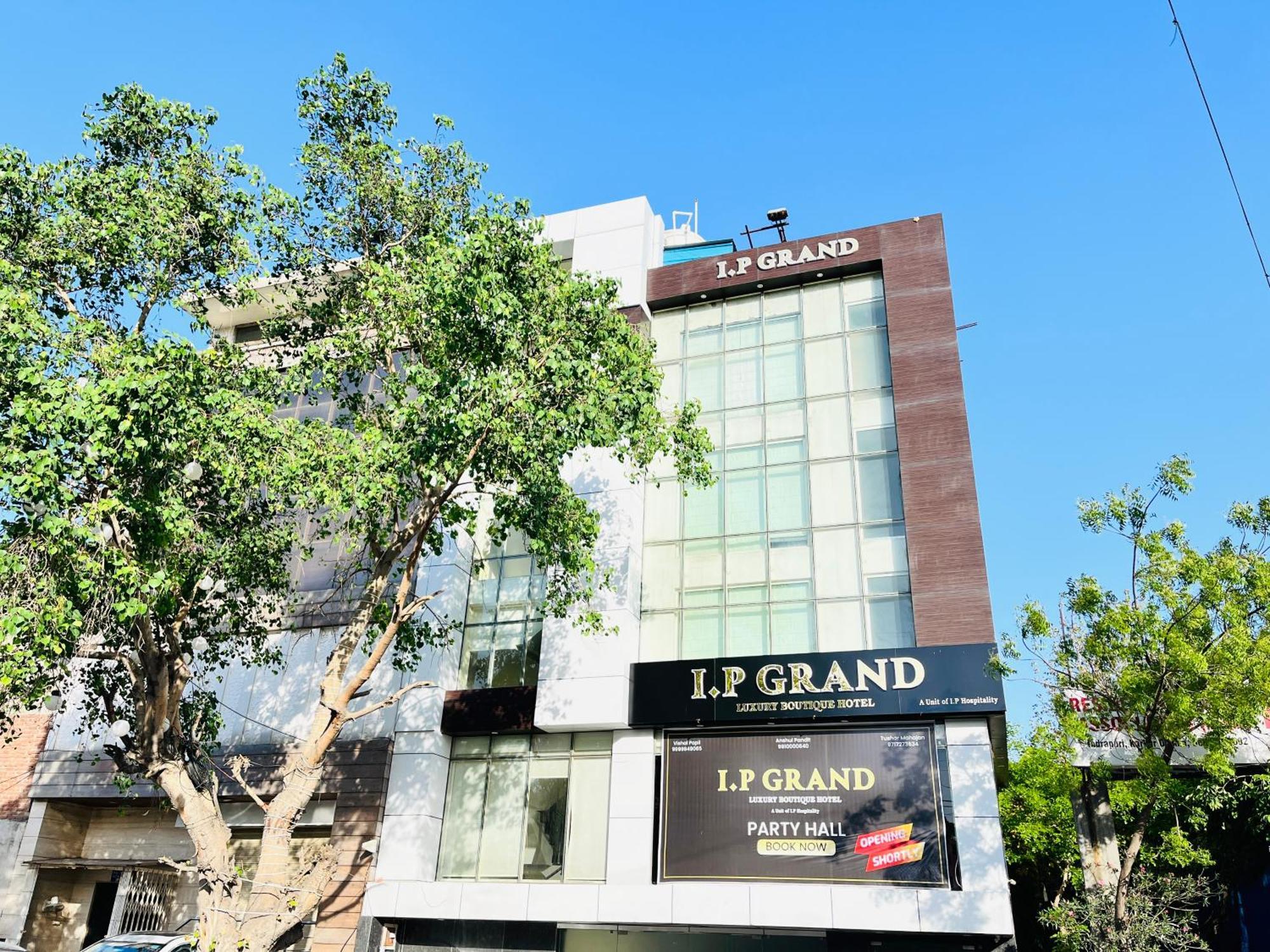 Hotel Aura Ip Grand Karkardooma Metro Station New Delhi Couple Friendly Екстериор снимка